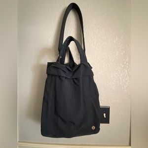 Lululemon “On My Level” Bag 2.0 19L large tote